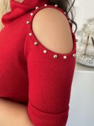 Rugalmas, puha, vékony, kötött anyagú, vállán nyitott, gyöngyökkel díszített, hosszú ujjú felső. (S-L méretre ajánljuk.)