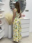 Rugalmas anyagú, kétrészes szett. Aszimmetrikus, válttöméses, oldalán húzott felső, magas, gumis derekú, zsebes, lenge nadrággal. (S-L méretre ajánljuk.)