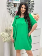 Lenge fazonú, hátán nyitott, pántos, nem rugalmas anyagú ruha. (S-XL méretre ajánljuk.)