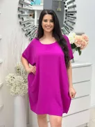 Lenge fazonú, hátán nyitott, pántos, nem rugalmas anyagú ruha. (S-XL méretre ajánljuk.)