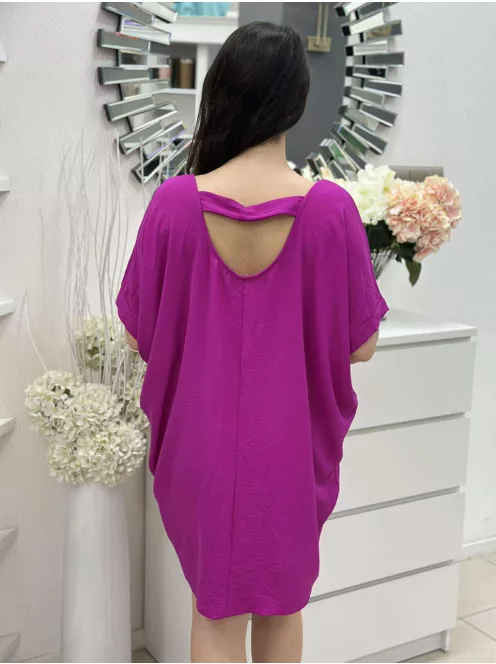 Lenge fazonú, hátán nyitott, pántos, nem rugalmas anyagú ruha. (S-XL méretre ajánljuk.)