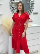 Lenge fazonú, gombos, díszzsebes, nem rugalmas anyagú, csinos ruha övvel. (S-L méretre ajánljuk.)