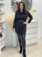 Rugalmas, puha anyagú, lenge fazonú, garbós, kötött tunika övvel. (S-L méretre ajánljuk.)