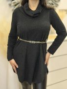 Rugalmas, puha anyagú, lenge fazonú, garbós, kötött tunika övvel. (S-L méretre ajánljuk.)