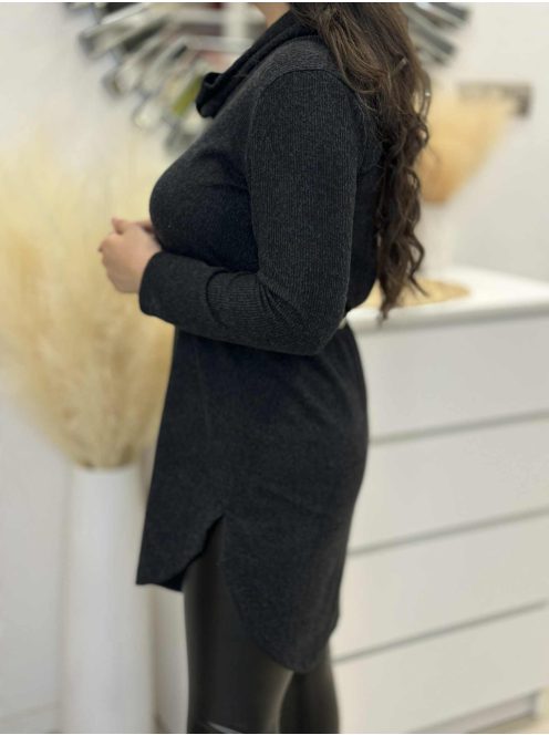 Rugalmas, puha anyagú, lenge fazonú, garbós, kötött tunika övvel. (S-L méretre ajánljuk.)