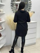 Rugalmas, puha anyagú, lenge fazonú, garbós, kötött tunika övvel. (S-L méretre ajánljuk.)