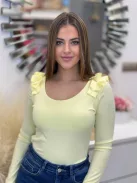 Rugalmas, bordás anyagú felső