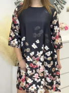 Szatén hatású, mintás, zsebes ruha