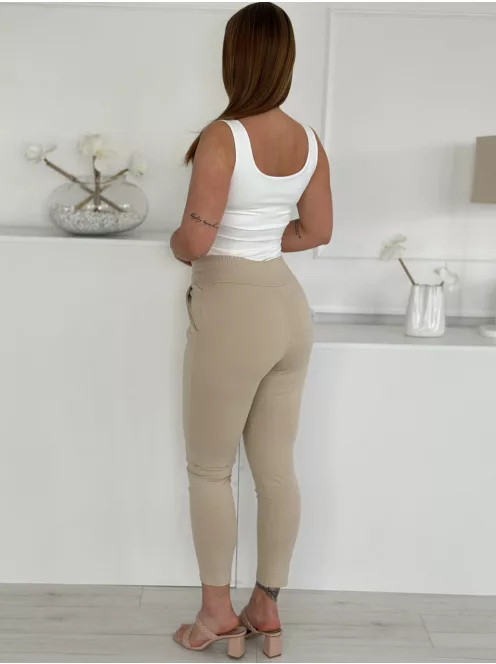 Csinos, élvarrásos nadrág