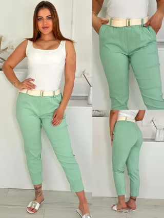 Csinos nadrág övvel