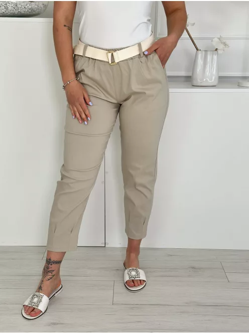 Csinos nadrág övvel