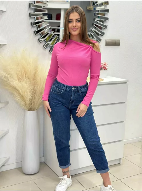 Vállán nyitott felső