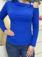 Vállán nyitott felső