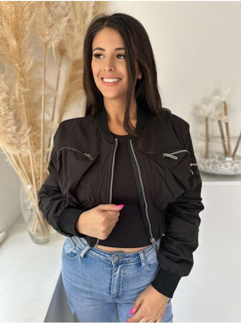 Nem rugalmas anyagú, bélelt, rövid, gumis derekú, válltöméses, húzott ujjú, vékony, tavaszi bomber dzseki. (S-M méretre ajánljuk.)