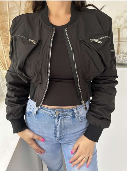 Nem rugalmas anyagú, bélelt, rövid, gumis derekú, válltöméses, húzott ujjú, vékony, tavaszi bomber dzseki. (S-M méretre ajánljuk.)