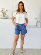 Rugalmas anyagú, lenvászon hatású, magas, gumis derekú, zsebes rövidnadrág. A modell S/M méretet visel. (S-XXL méretekben)