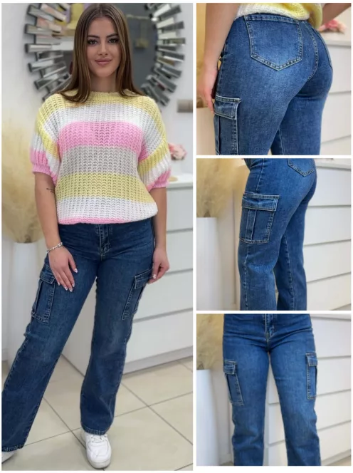 Extra rugalmas anyagú, magas derekú, oldalzsebes, egyenes szárú farmernadrág. A Modell S méretet visel. (XS-XL méretekben.)