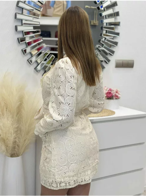 Csipkés, megkötős ruha