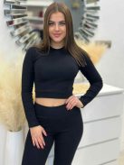 Rugalmas, pamut anyagú, kétrészes szett. Rövid derekú, kerek nyakú felső, magas, gumis derekú leggingsel. XS-S méretre ajánljuk!