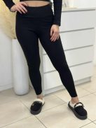 Rugalmas, pamut anyagú, kétrészes szett. Rövid derekú, kerek nyakú felső, magas, gumis derekú leggingsel. XS-S méretre ajánljuk!