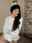 Vastag, kötött, bojtos, meleg sapka .