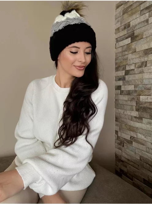 Vastag, kötött, bojtos, meleg sapka .