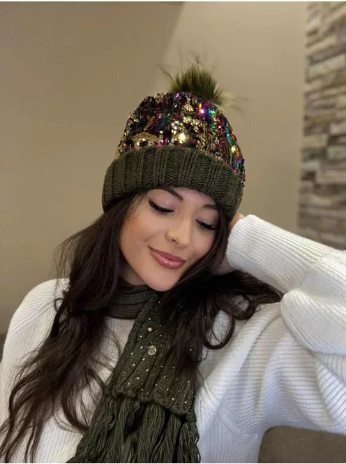 Vastag, kötött, kövekkel díszített, rojtos sál .