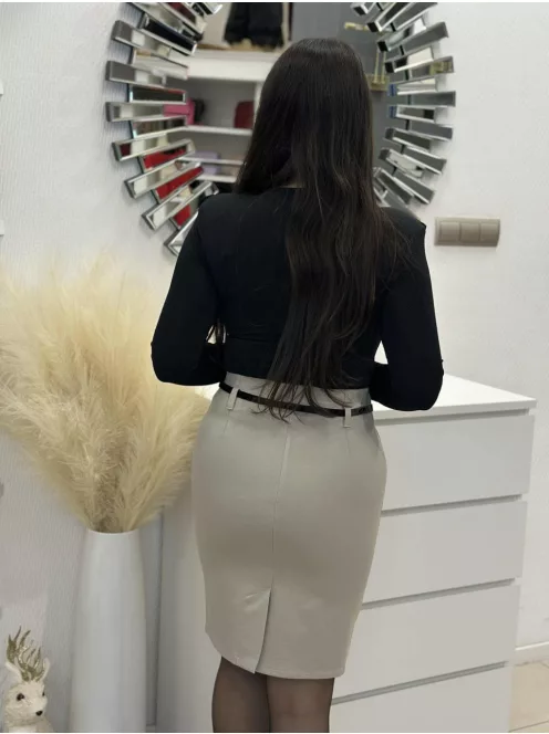Elegáns szoknya övvel
