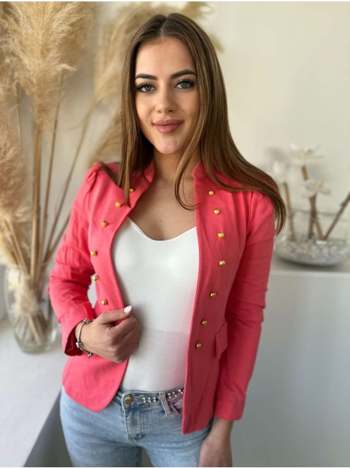 Pamut anyagú, bélelt, díszzsebes, nem rugalmas, válltöméses blézer. VIGYÁZZ! KIS MÉRETEZÉS! A Modell L (S-nek felel meg) méretet visel.