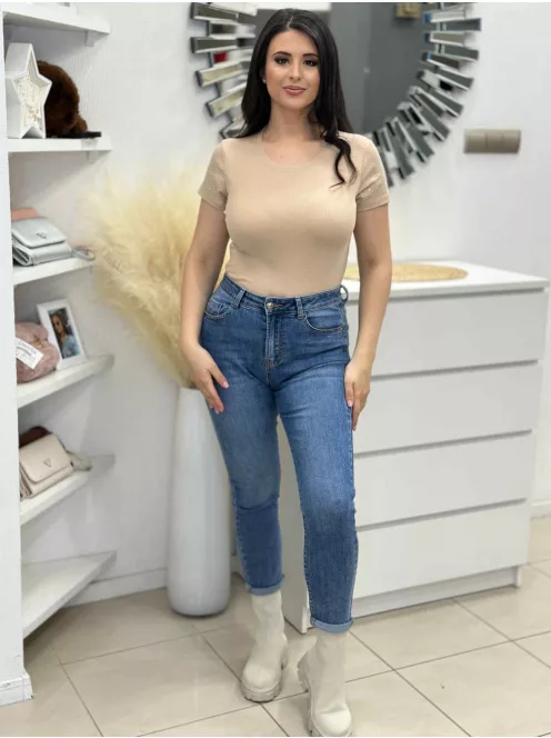 Rugalmas, pamut anyagú felső