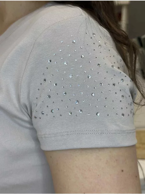 Rugalmas, pamut anyagú felső