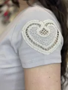 Rugalmas, pamut anyagú felső