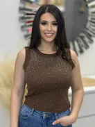 Kövekkel díszített, ujjatlan felső