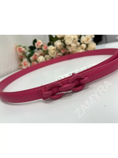 Nem rugalmas, műbőr, vékony öv.