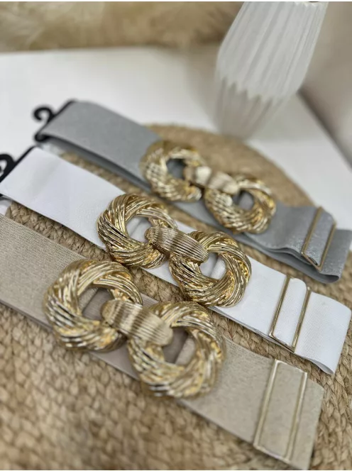 Rugalmas, vastag, gumis, állítható méretű, fém csatos öv.