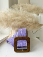 Rugalmas, fonott, fa, kocka csatos öv.