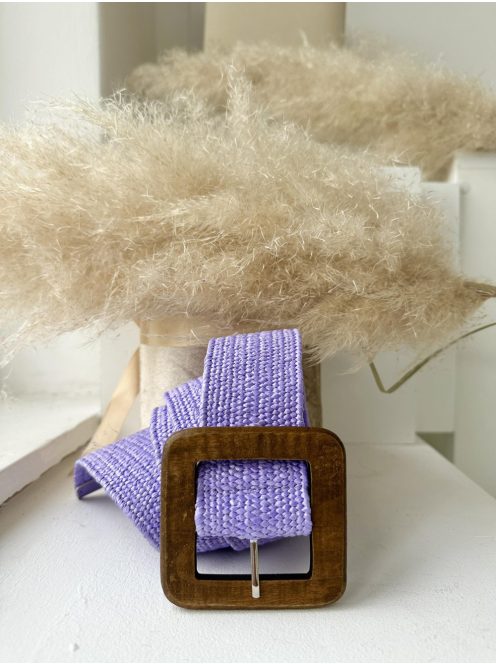 Rugalmas, fonott, fa, kocka csatos öv.