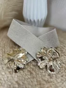 Rugalmas, gumis, fém csatos öv .