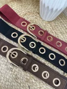 Rugalmas, gumis, fém csatos öv .