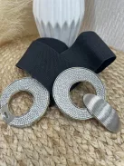 Rugalmas, csillogós, gumis, kövekkel díszített öv .