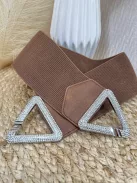 Rugalmas, gumis, kövekkel díszített öv .