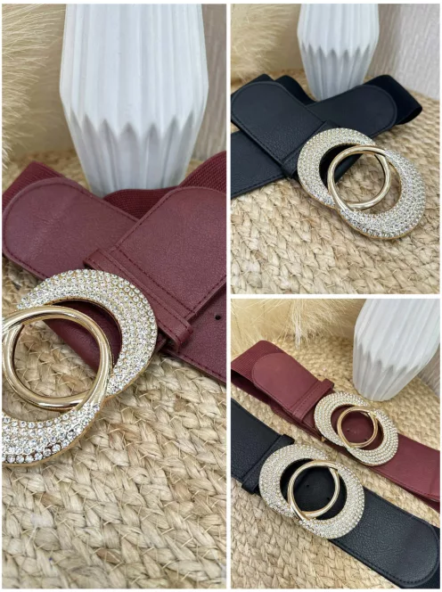 Rugalmas, gumis, kövekkel díszített öv .