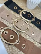 Rugalmas, gumis, fém csatos öv .