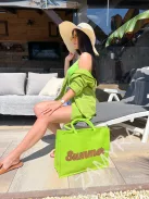 Strandtáska pénztárcával.