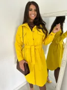 Műbőr, merev fazonú, patentos, láncpántos táska. Szélesség: 24 cm, Magasság: 19 cm.