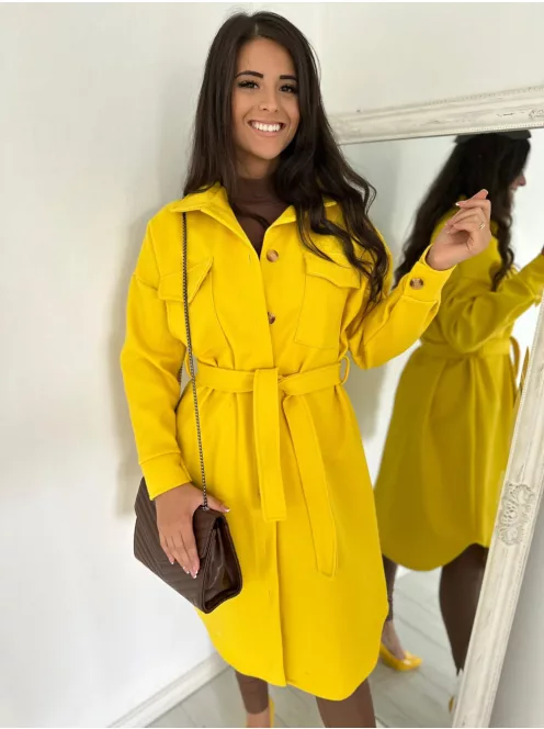 Műbőr, merev fazonú, patentos, láncpántos táska. Szélesség: 24 cm, Magasság: 19 cm.