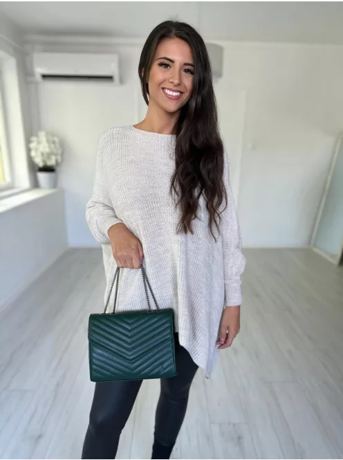 Műbőr, merev fazonú, patentos, láncpántos táska. Szélesség: 24 cm, Magasság: 19 cm.