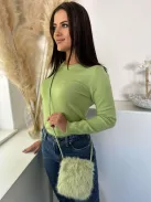 Pihe-puha szőrmés, patentos kistáska, műbőr hosszú pánttal. Szélesség: 15,5 cm Magasság: 20 cm