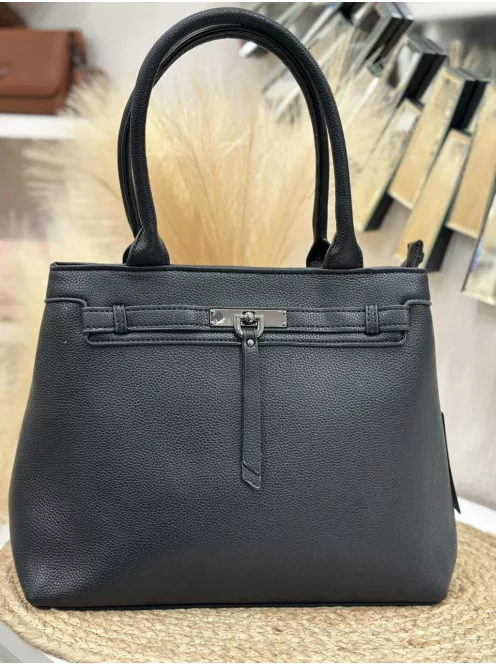 Puha, műbőr, merev fazonú táska, hosszúpánttal. 