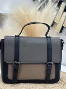 Műbőr, merev fazonú kistáska . 